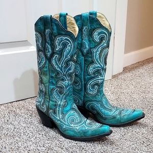 Corral boots